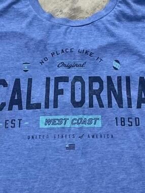 California Preowned XL T-shirt